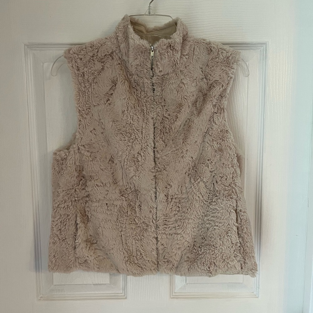 AQUA Women's Faux Fur Vest in Beige